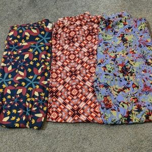 Set of 3 pairs of LuLaRoe Tall ans Curvy leggings